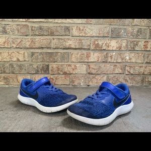 Boy’s Size 2 Nike Flex Contact Sneaker